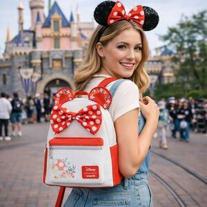 New!! Loungefly Disney Minnie Mouse Mushroom Floral Mini Backpack